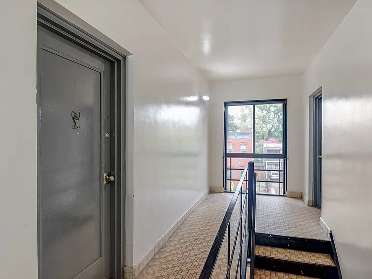 408 Independence Ave SE #202 — Photo 5