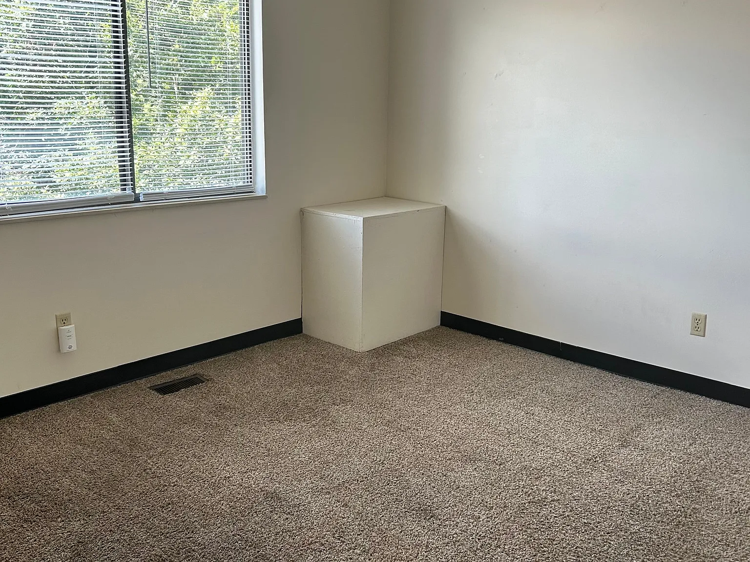 2 bed, 1.0 bath, $995 — Photo 1