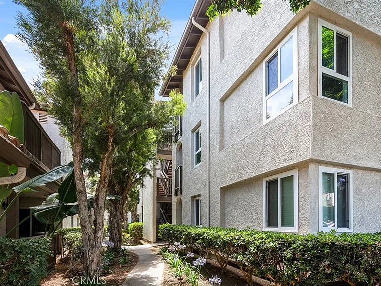 28 Corniche Dr #G — Photo 29