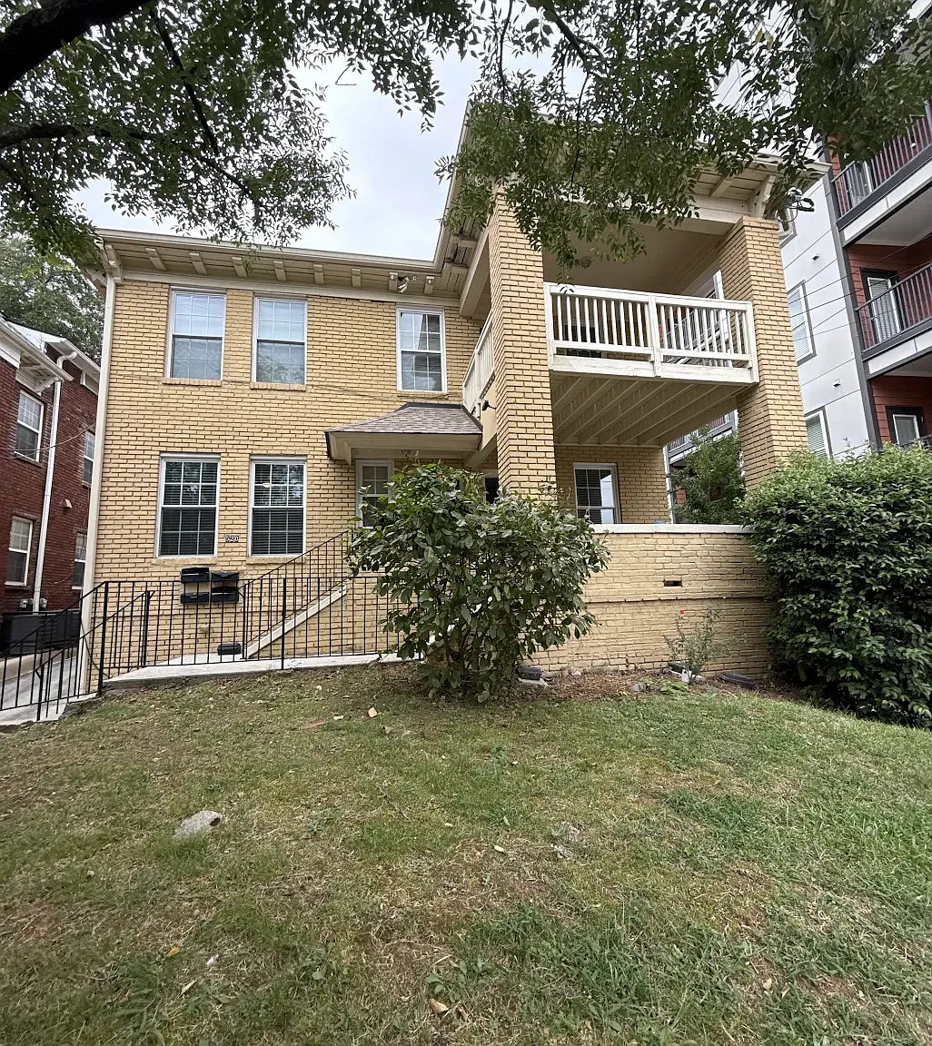 2 bed, 1.5 bath, 1000 sqft, $1,850 — Photo 2