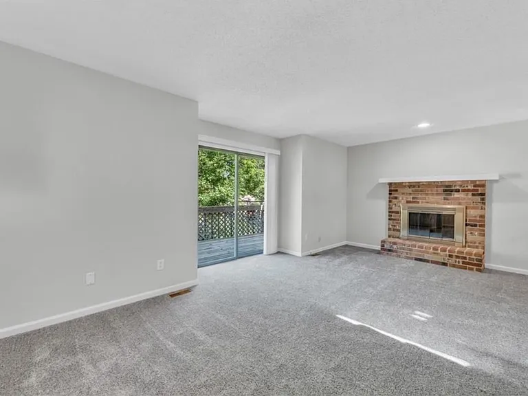 10002 W 86th St — Photo 6