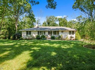 36 Circle Dr, Oak Ridge, NJ 07438