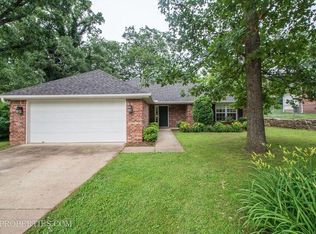 1728 N Woodland Ave, Fayetteville, AR 72703