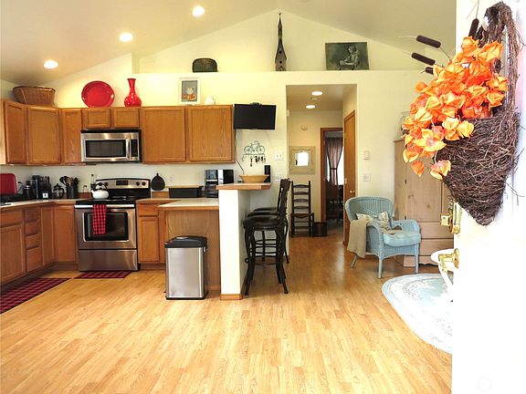 3rd image of 763 Chenois Avenue NE