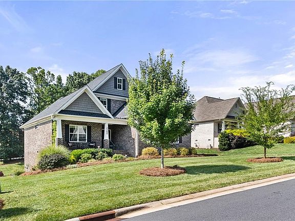4th image of 2748 Bartlett Ln