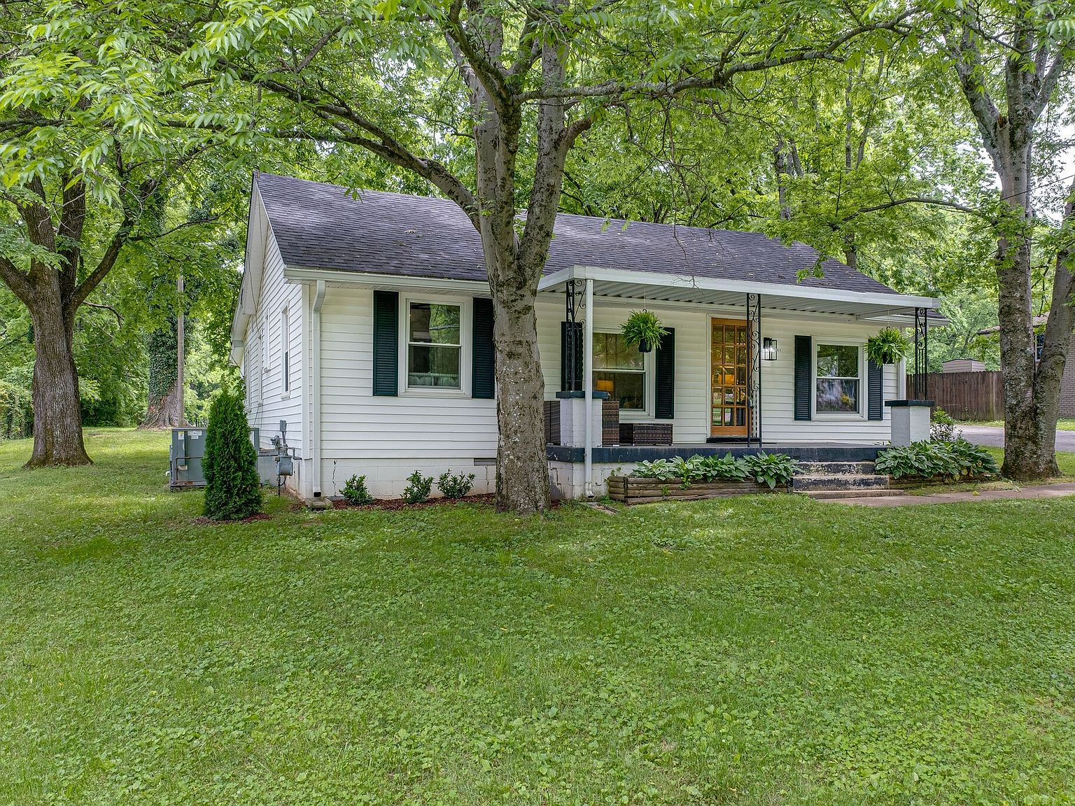 3851 Saunders Ave, Nashville, TN 37216 Zillow