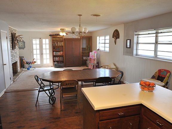 5th image of 709 Taylor Ln