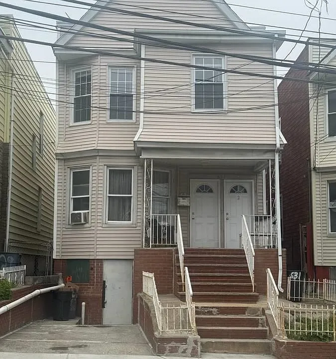 631 Garfield Ave #2