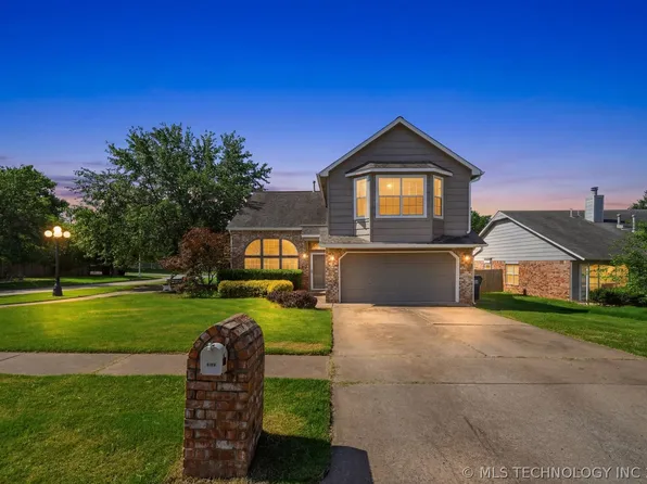 1702 W 110th Pl S, Jenks, OK 74037