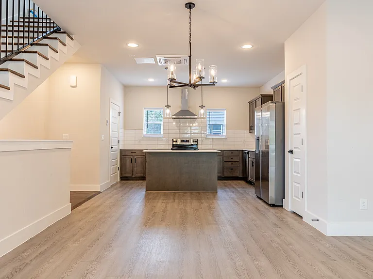 411 Ira Ave #2102 — Photo 16