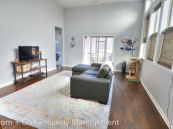 3rd image of 174 Ellsworth Manor Dr
