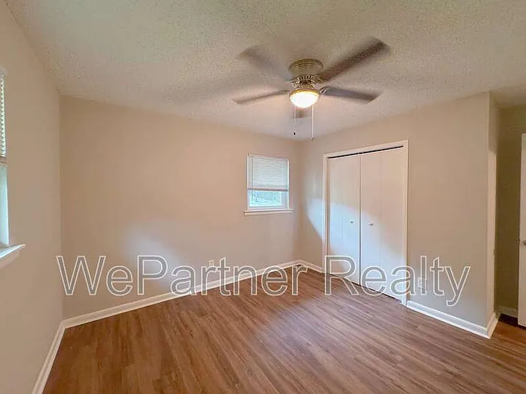 2223 Shamrock Dr — Photo 17