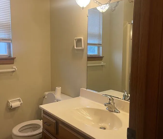 712 SW 36th Street Ter — Photo 9