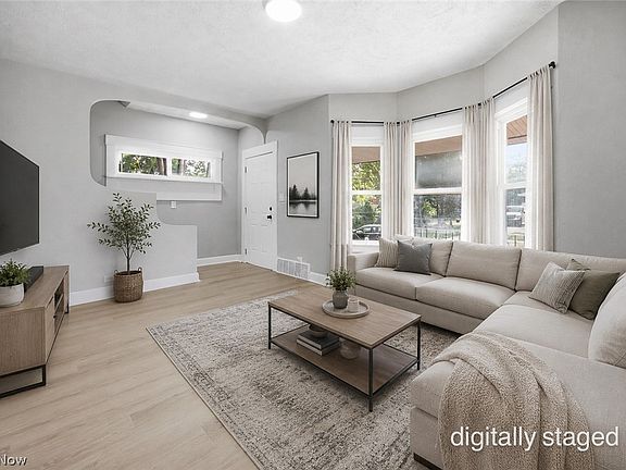 4th image of 3111 W 111th St