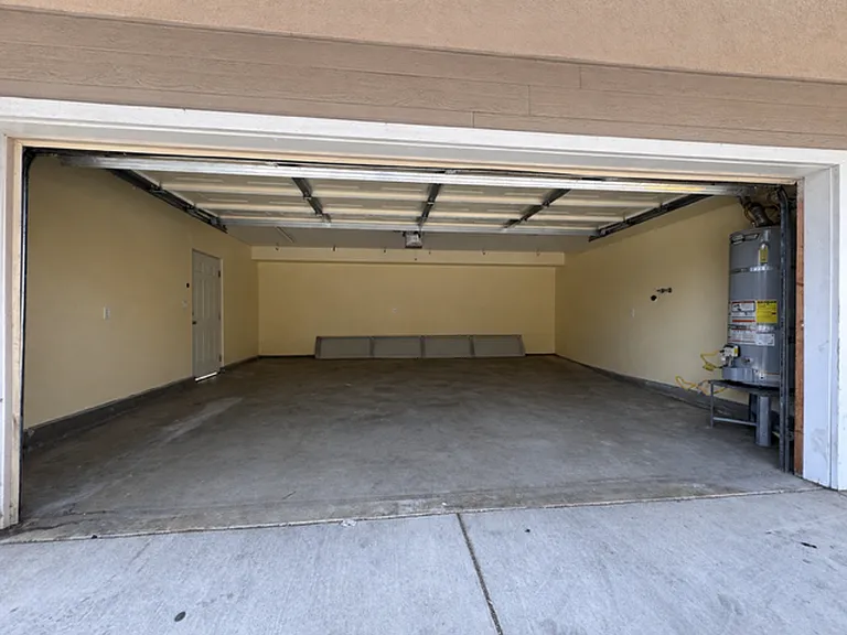 1120 Stanley Ave — Photo 29