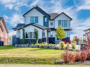 114 W Cimarron Estates Dr, Okotoks, AB T1S0R1