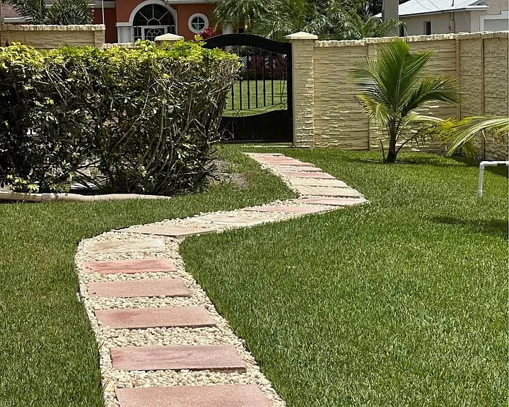 SW Edinburgh Dr — Photo 2