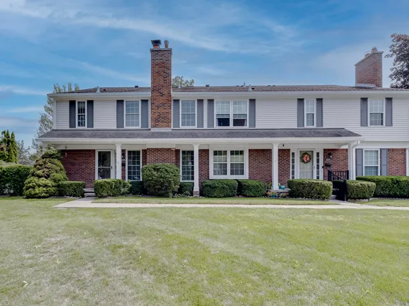 42171 Pellston Dr, Northville, MI 48167