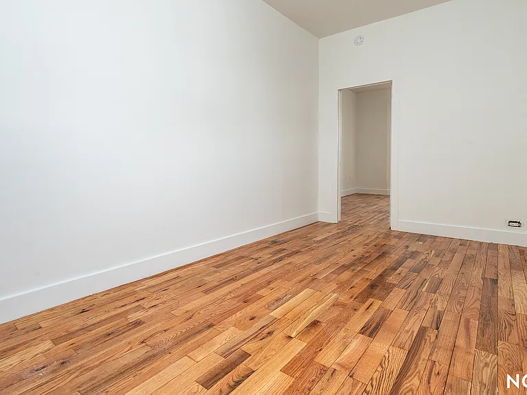 88 Menahan St #3B — Photo 4