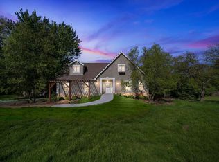 10155 Haegers Bend Rd, Algonquin, IL 60102