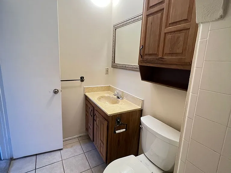 2107 Victoria Rd — Photo 19