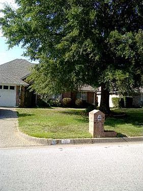 1st image of 3414 Lexington Dr