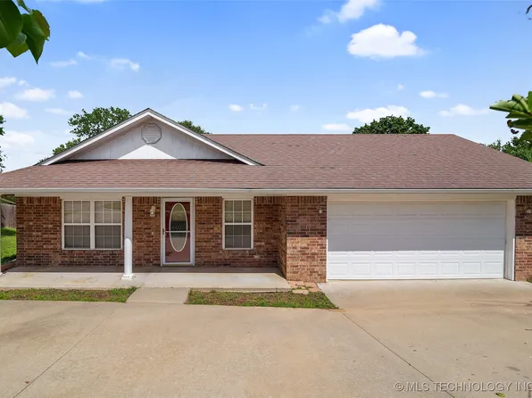 15 W Ridge Way, Bristow, OK 74010