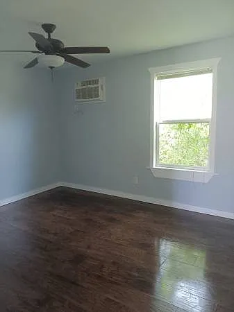 106 Columbia Ave #D — Photo 2