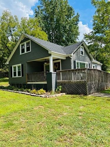 1st image of 301 Arrowood St SE