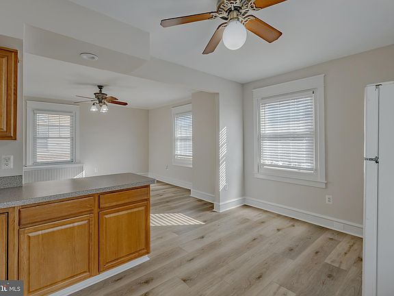 5th image of 1210 W Darby Rd