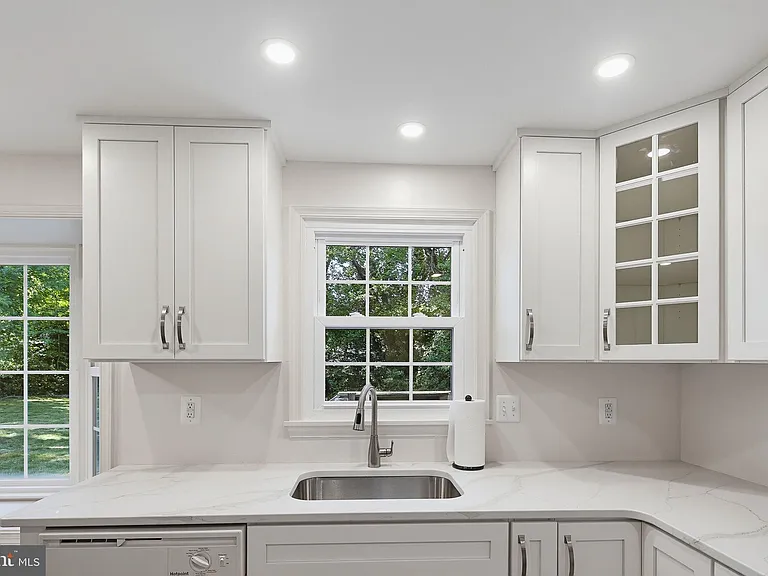 18904 Blue Heron Ln — Photo 8