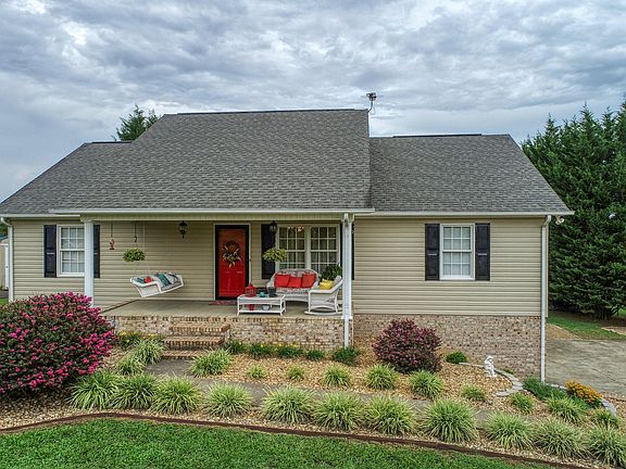5th image of 416 Austin Cir