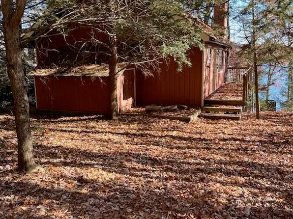 6155 Lakeshore Dr W, East Stroudsburg, PA 18302
