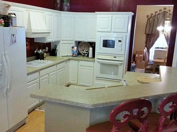 4th image of 1080 E Lake Shore Blvd