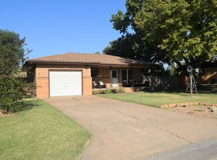 1268 N Franklin St, Russell, KS 67665