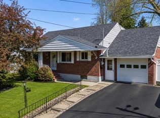 2803 Crescent Dr, Endwell, NY 13760