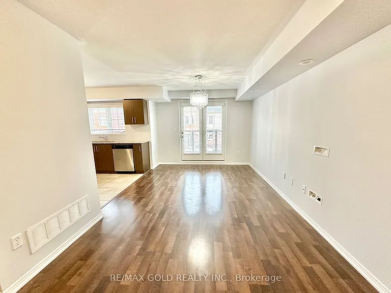 2476 Post Rd #11 — Photo 5