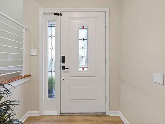 3rd image of 6629 Suburban Dr