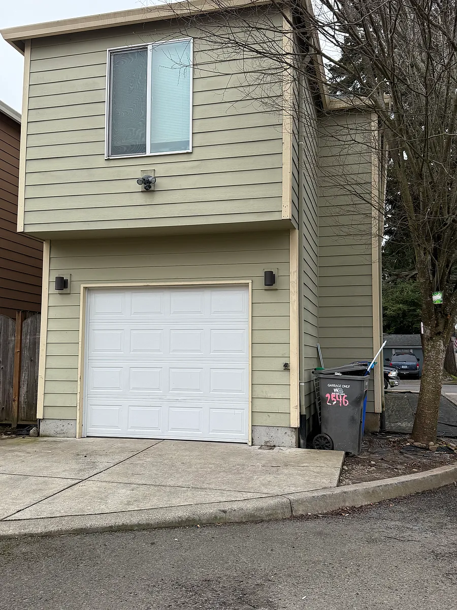 Building Photo - 2546 SE 111th Ave