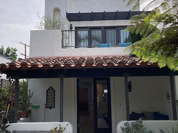 2nd image of 1222 Poinsettia Pl