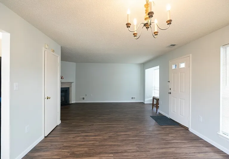 361 Hadleigh Ln — Photo 10