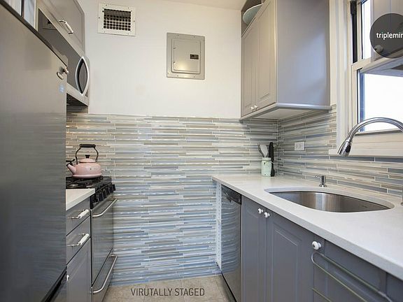 4th image of 166 E 35th St APT 14H
