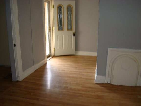 4th image of 589 Laurel St