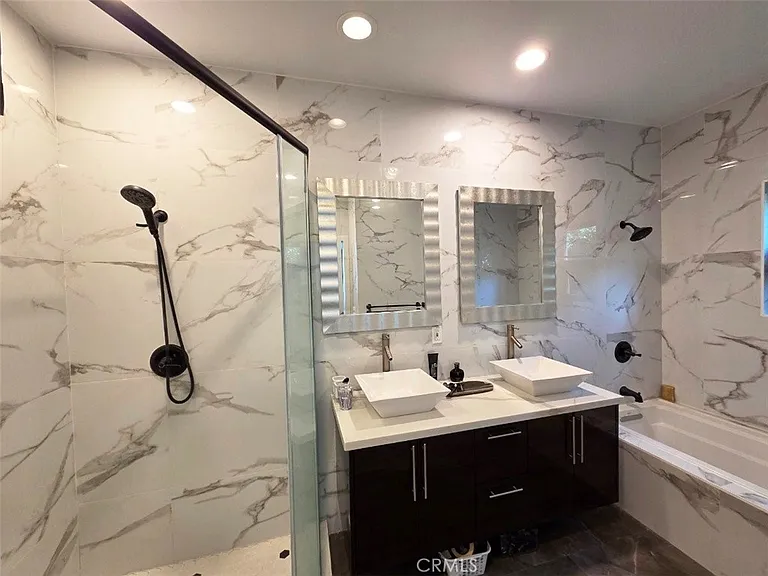 915 S Rimpau Blvd — Photo 13