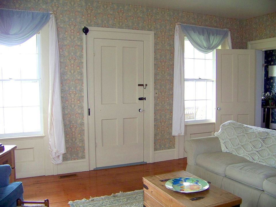 Livingroom Entry Door