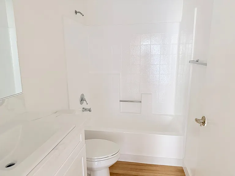 Perfectly situated 2 bedroom and 2 bathroom ! — Photo 12