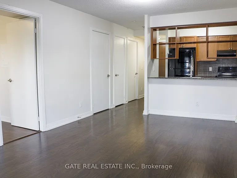 151 Village Green Sq #1404 — Photo 5