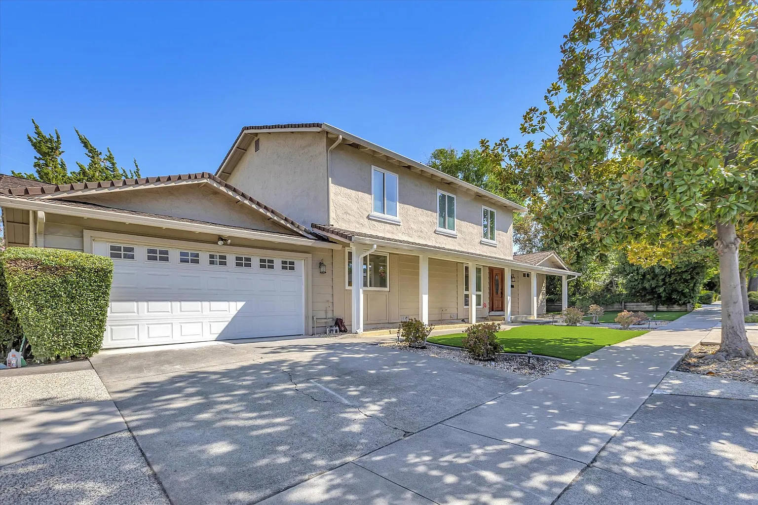 21512 Regnart Rd photo 1