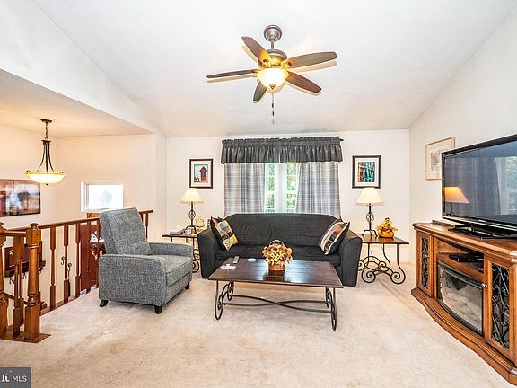 5th image of 20824 Shakespeare Dr #12