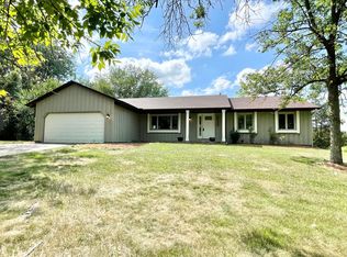 10282 Concord Dr, Eden Prairie, MN 55347